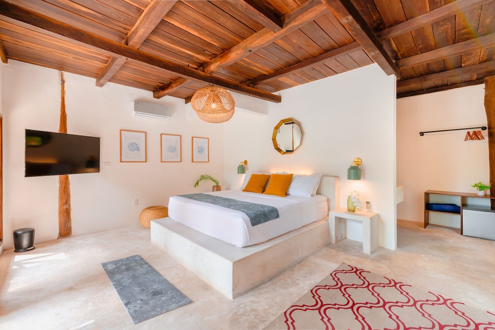 Azulea Bacalar Hotel & Spa Lagoon Front