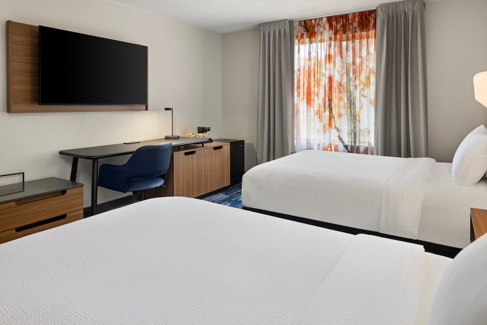 Fairfield Inn & Suites Columbus East - photo 12