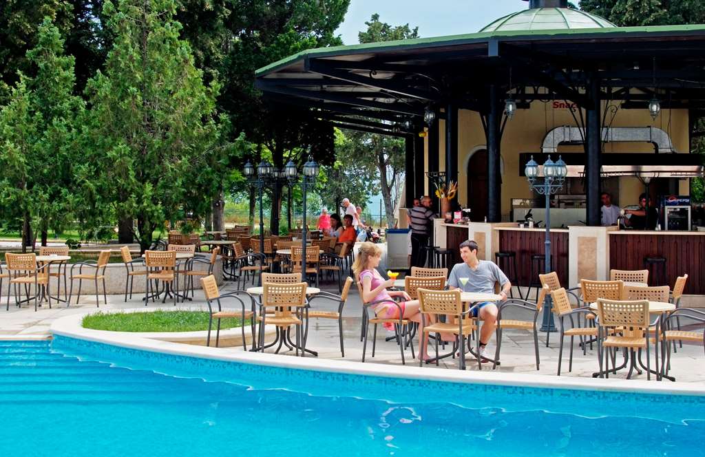 מזון ומשקאות