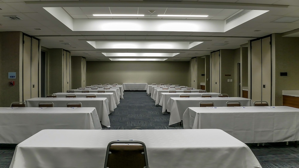 Holiday Inn Express & Suites Miami Airport East by IHG - photo 75