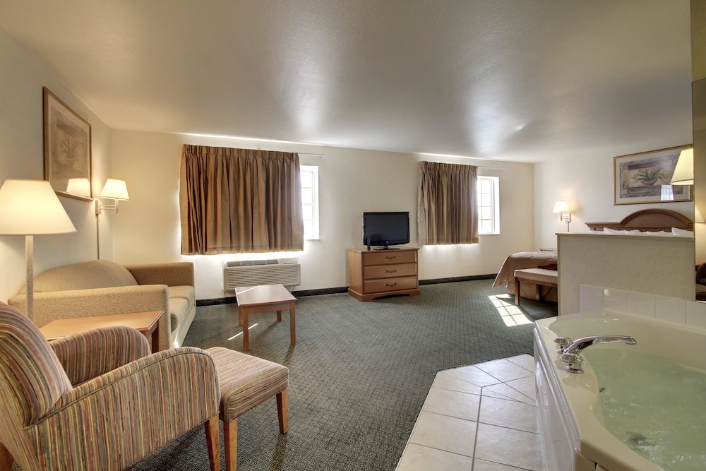 Oak Hill Inn & Suites - photo 48