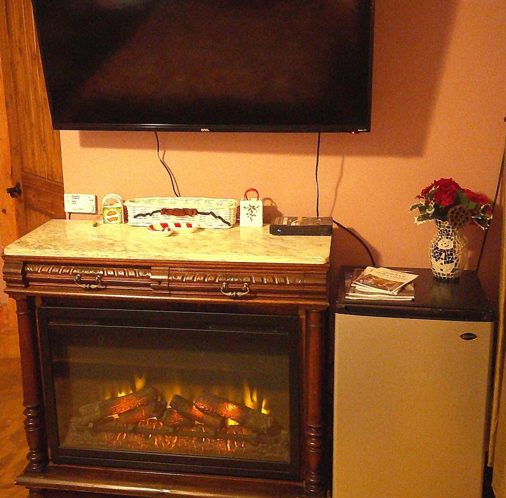Lil Black Bear Inn - photo 51