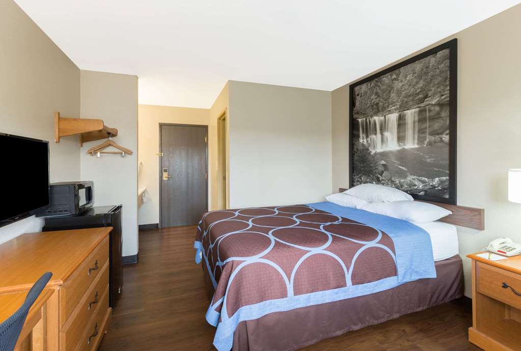 Super 8 by Wyndham Radcliff Ft. Knox Area - photo 11
