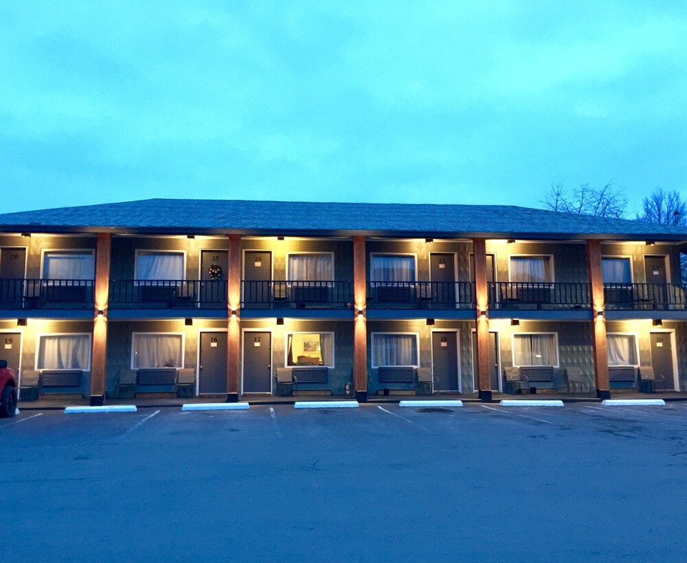 Sandman Motel - photo 18