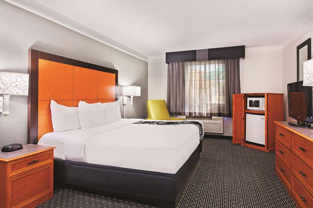 La Quinta Inn by Wyndham Champaign - photo 19