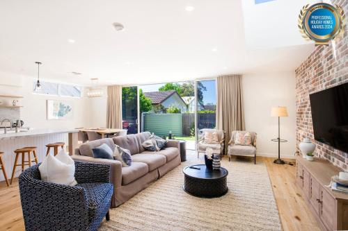 Camellia Pet Friendly 3 Min Walk to Centre of Berry — carbon neutral stay, Berry