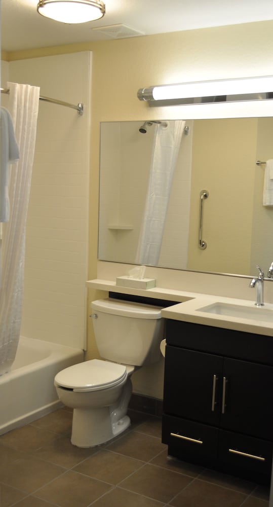 Candlewood Suites Bay City by IHG - photo 26