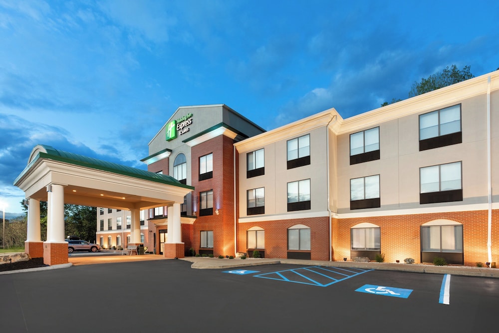 Holiday Inn Express Hotel & Suites DuBois by IHG - carbon neutral hotel in Dubois
