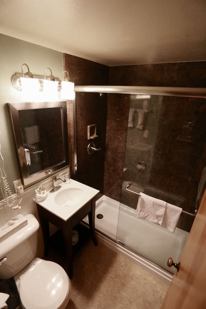 Dude Rancher Lodge - photo 19