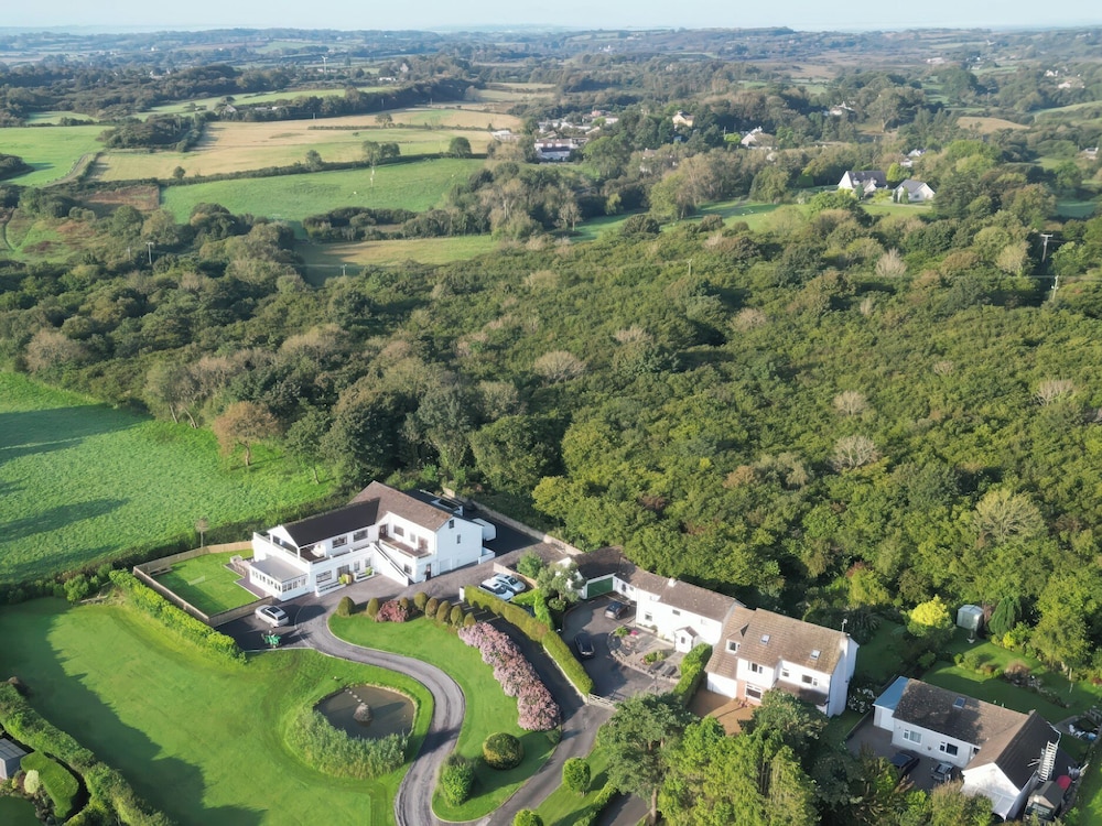 Top Of The Lane Luxury Holiday Apartment — 4-Star Luxury Hotel in Benllech, United Kingdom