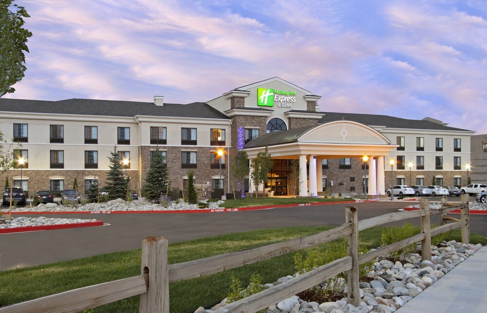 Holiday Inn Express & Suites Colorado Springs First & Main by IHG - photo 2