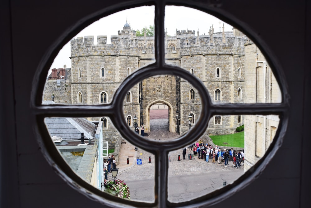 Castle Properties: The Sovereign 5 Bed Town House — 4-Star Luxury Hotel in Windsor, United Kingdom