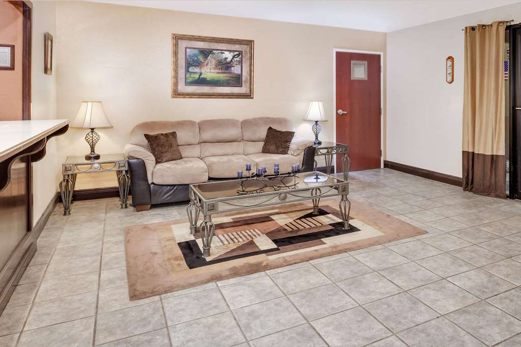 Howard Johnson by Wyndham Scott Lafayette - featured photo