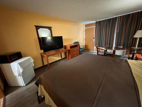 College Inn Spartanburg - photo 20