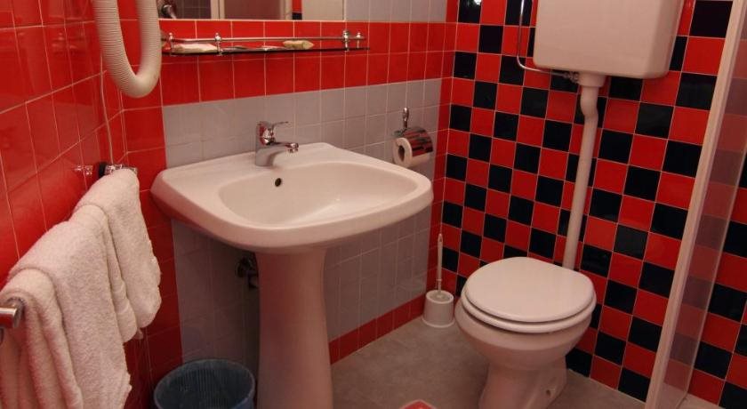 Hotel Esperia — hotel in San Remo
