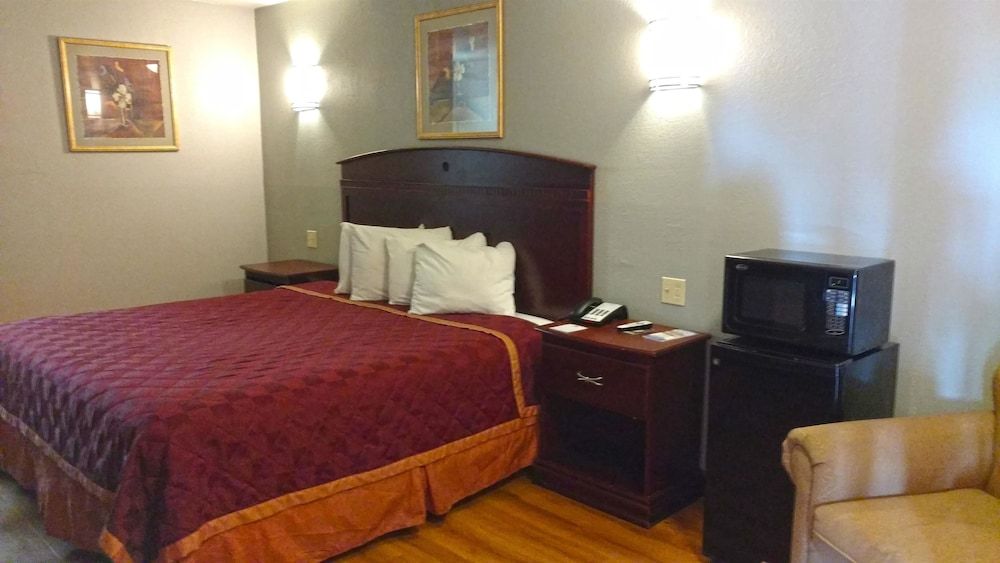 Americas Best Value Inn McKinney - photo 2