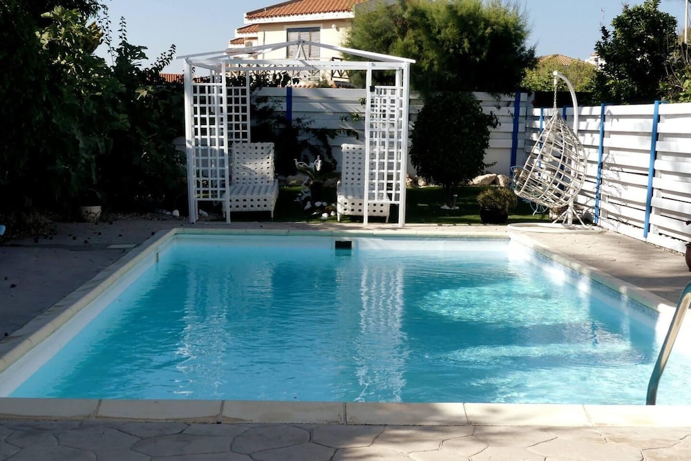 Greek Island Style 2 Bedroom Villa with Pool Next To the Sea — 4-Star Luxury Hotel in Larnaca, Cyprus