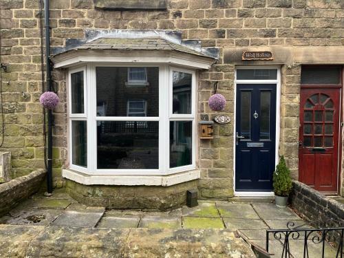 Wolf Hollow sleeps 4 adults plus 2 children Buxton town centre in Buxton, United Kingdom