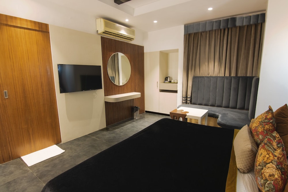 Hotel Sri Nanak Continental