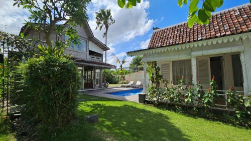 Villa Purnama Bali 2 private bungalows & private pool — 4-Star Luxury Hotel in Canggu, Indonesia
