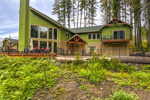 McKenzie River Retreat — Weed — photo 3