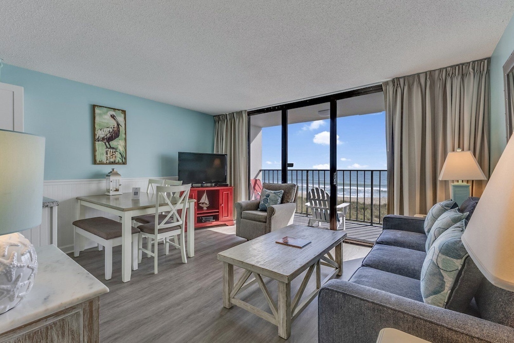 0306 Oceanfront Oasis By Atlantic Towers — Carolina Beach