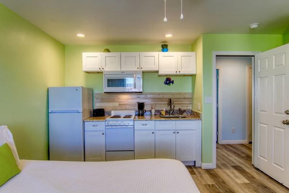 Beachgate CondoSuites and Oceanfront Resort - photo 81