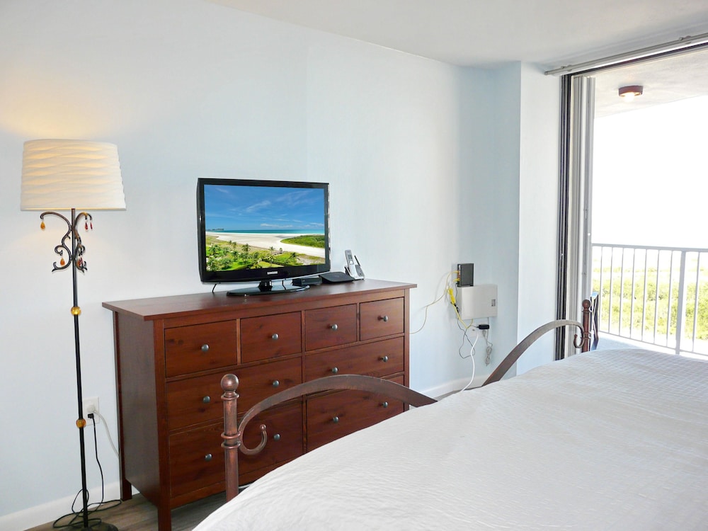 South Seas Tower 2 1001 - photo 13