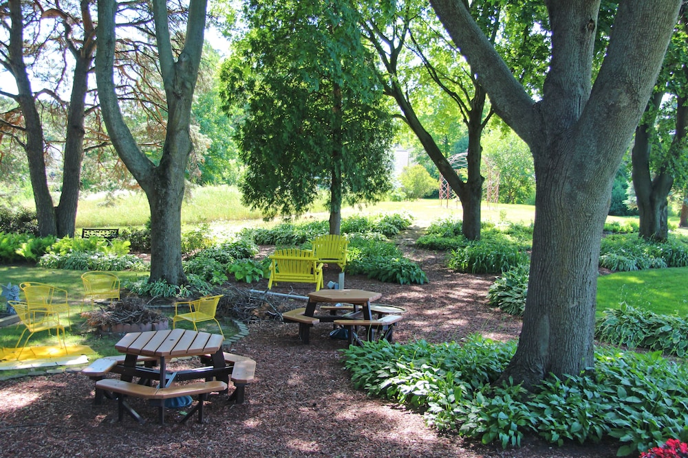 J. Paule’s Fenn Inn in Fennville, United States