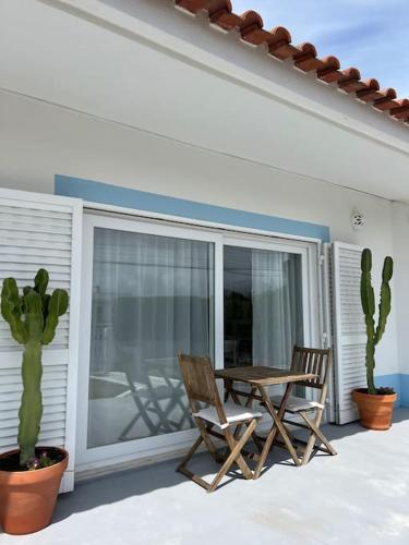Casa De Maio New T2 Arrifana Beach 650 Mts — 4-Star Luxury Hotel in Aljezur, Portugal