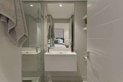 Safiya Designer apartment stunning views