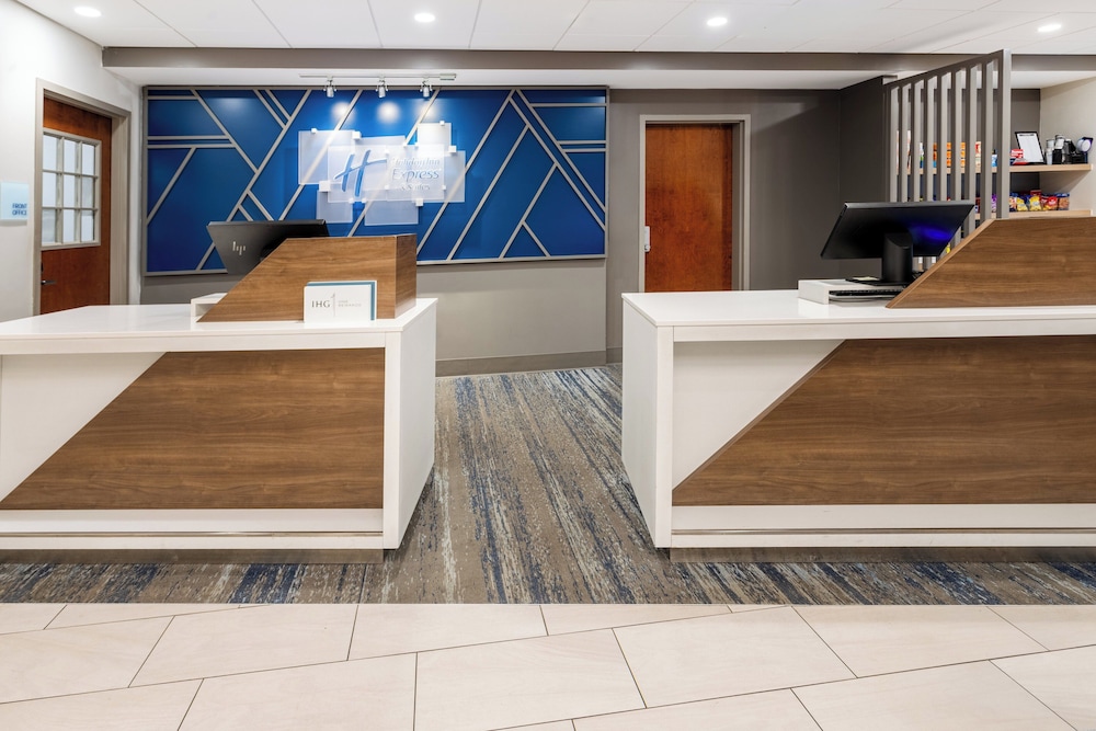 Holiday Inn Express & Suites Flowood by IHG - photo 67