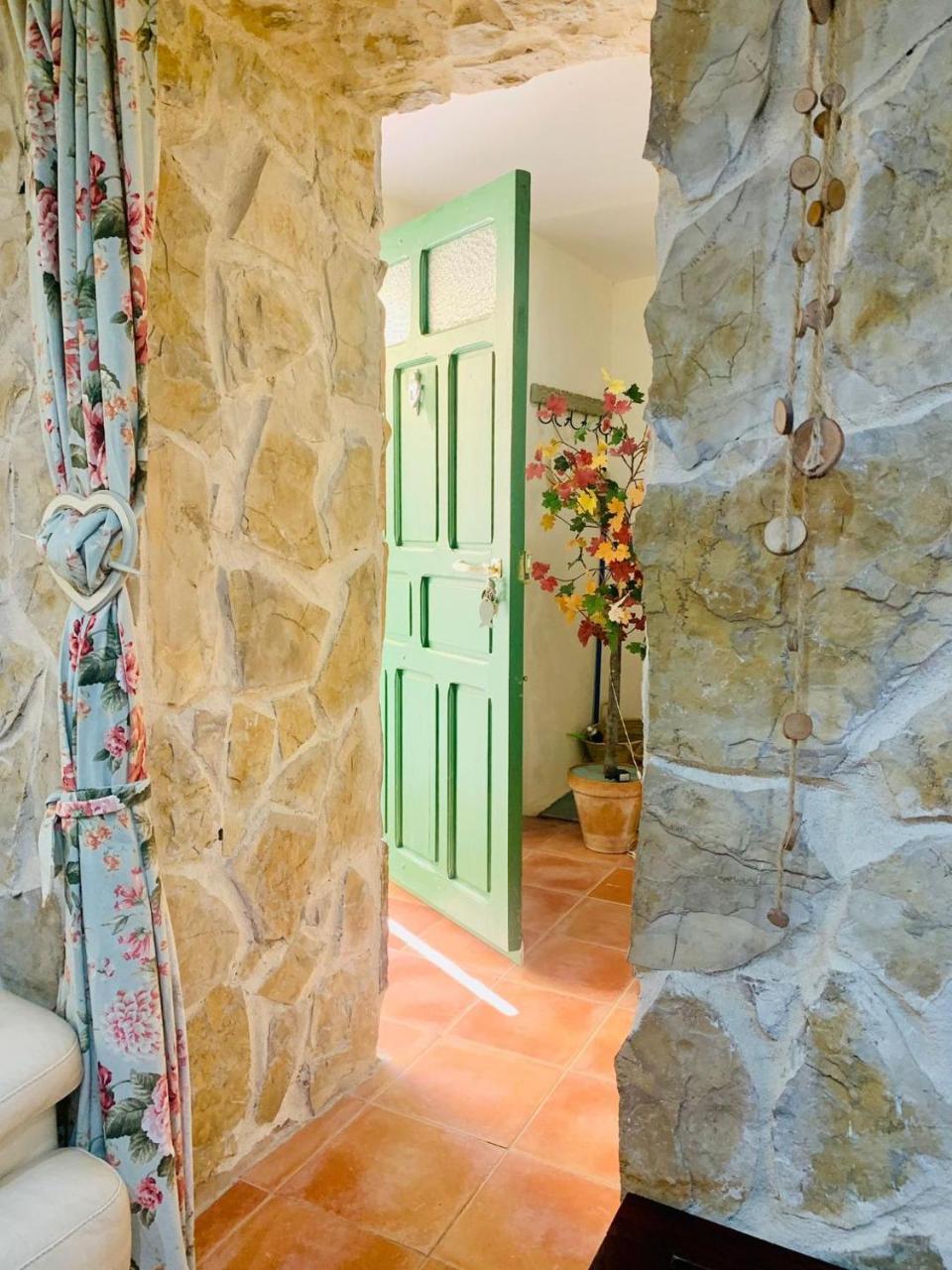 Cueva Colorin Alloza. pet-friendly hotel Alloza