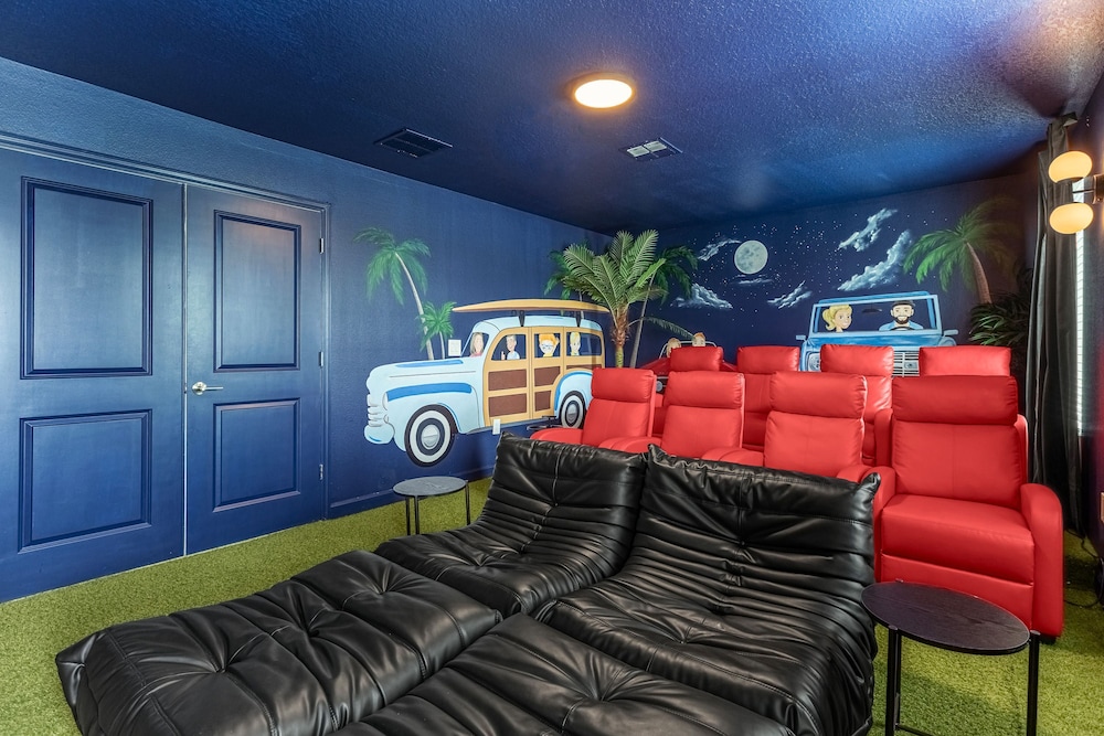 Upstay Lakeview Mansion w Pool Spa and Cinema - photo 13