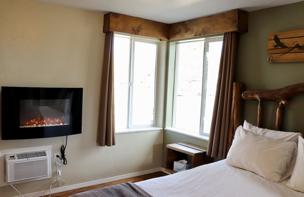 Evergreen Motel - photo 27