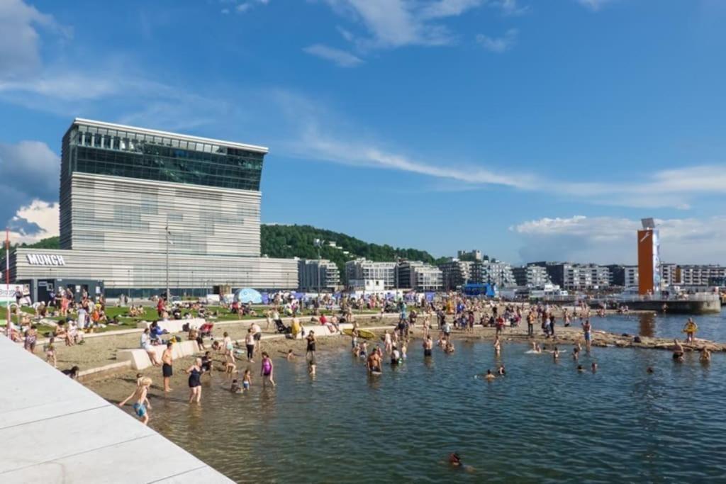 Magnificent Modern Apartment Gamle Oslo Bjørvika — 4-Star Luxury Hotel in Oslo, Norway