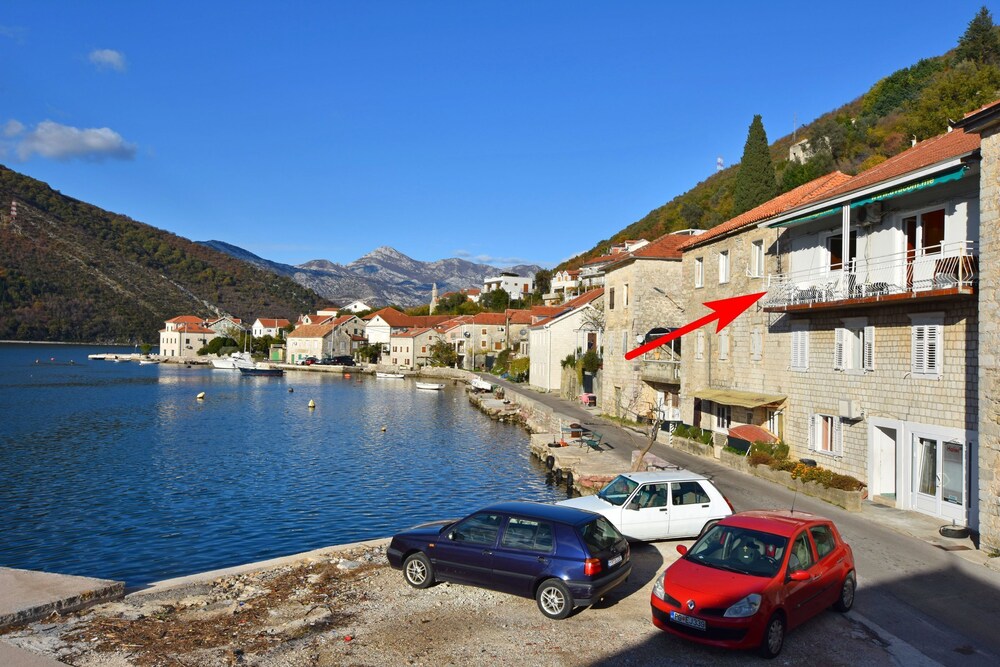 Apartment Antonia's Coast — 4-Star Luxury Hotel in Tivat, Montenegro