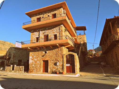 Akrotainaritis - carbon neutral hotel in Unknown City