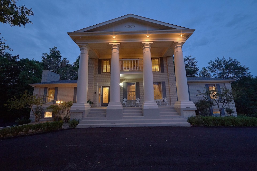 The Pillars Holiday home 9 — 4-Star Luxury Hotel in Pigeon Forge, United States