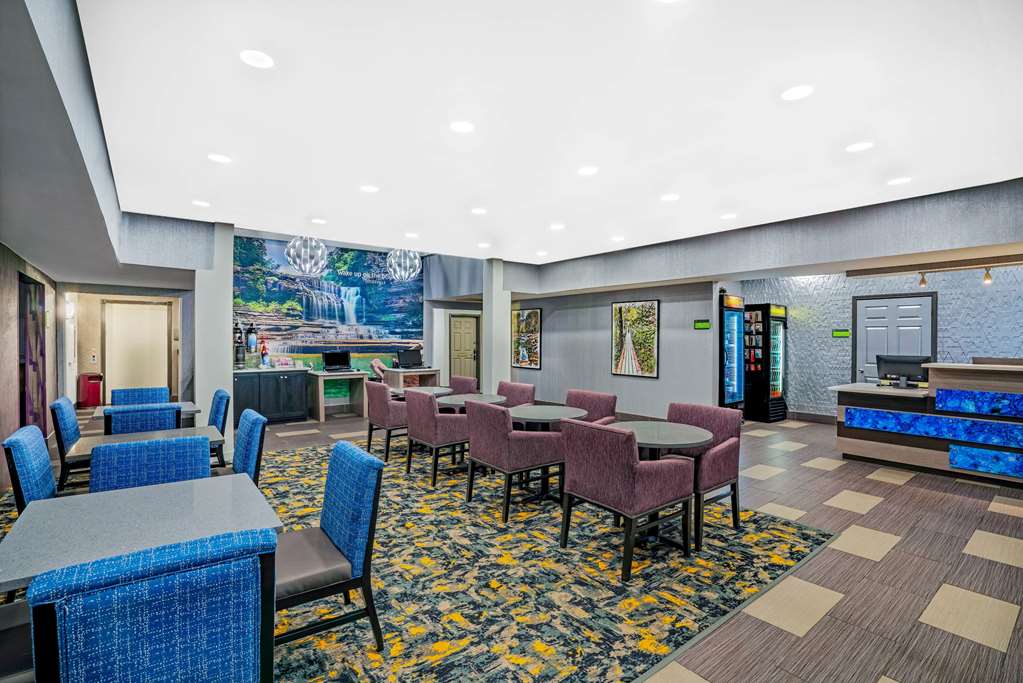 La Quinta Inn & Suites by Wyndham Cookeville - photo 6