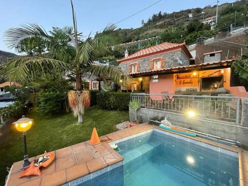 Secluded cottage w pool oceanside view 3BR 3BA — 4-Star Luxury Hotel in Ponta Do Sol, Portugal