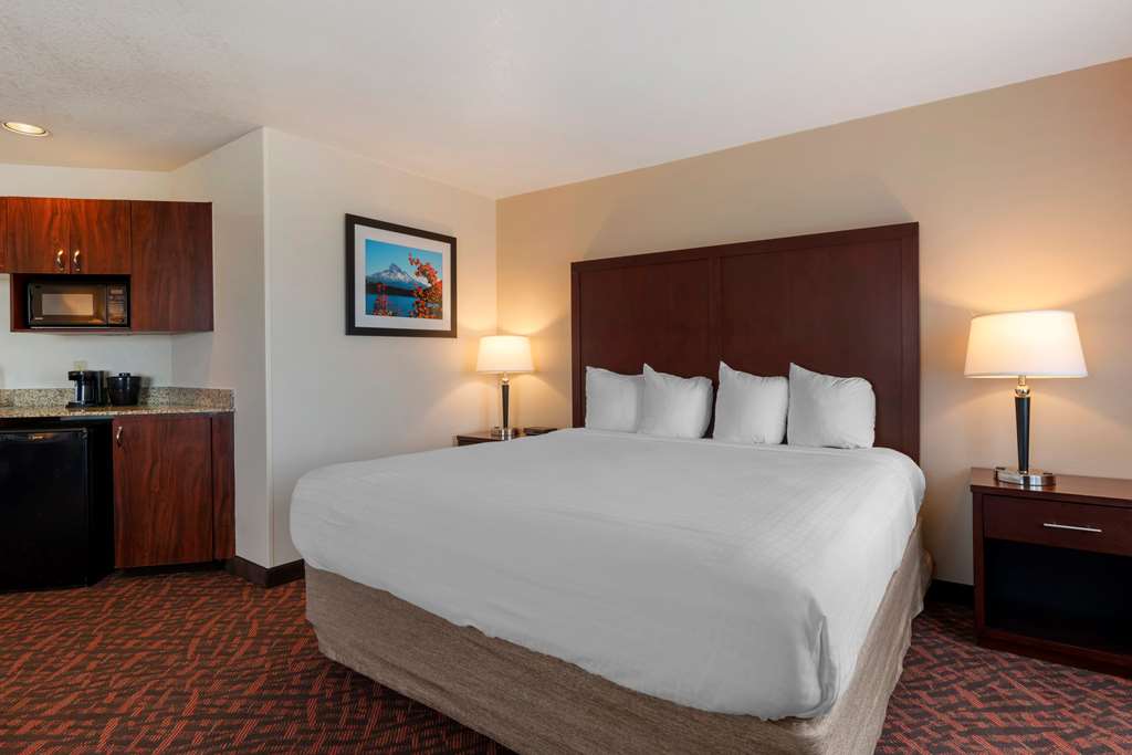 Best Western Pony Soldier Inn Airport - photo 18