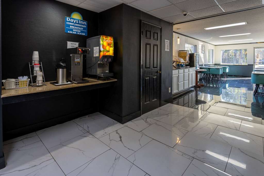 Days Inn by Wyndham Columbia - photo 40
