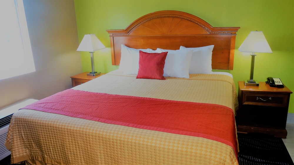 Oak Tree Inn & Suites - photo 18