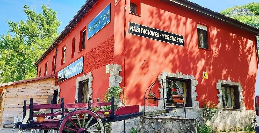 Pensi n Rabocan — hotel in La Pola De Gordon