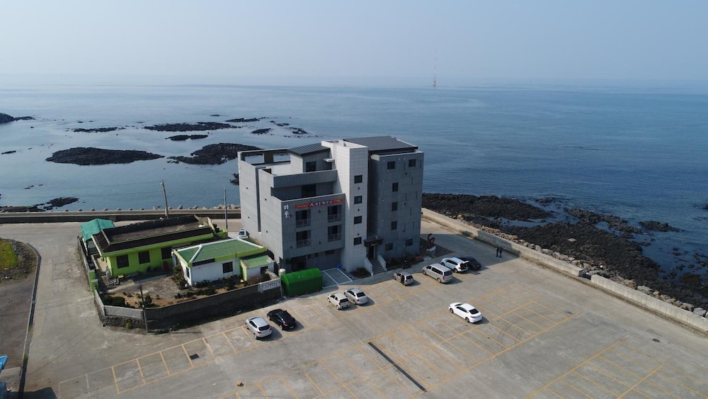 Hotel 52 in Seogwipo, South Korea