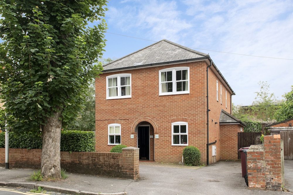 SACO Reading Castle Crescent