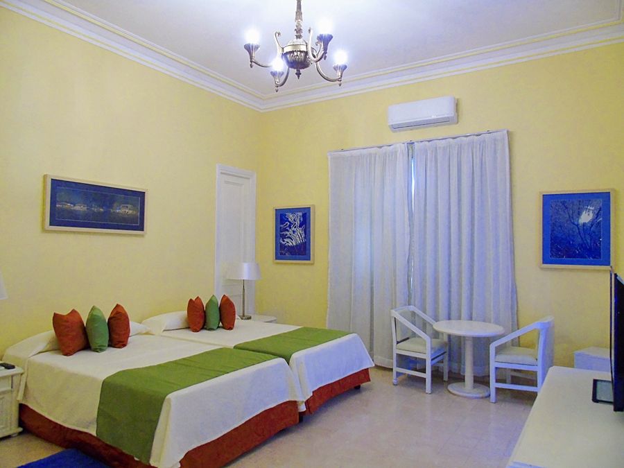 Hotel E Mirazul in Havana, Cuba