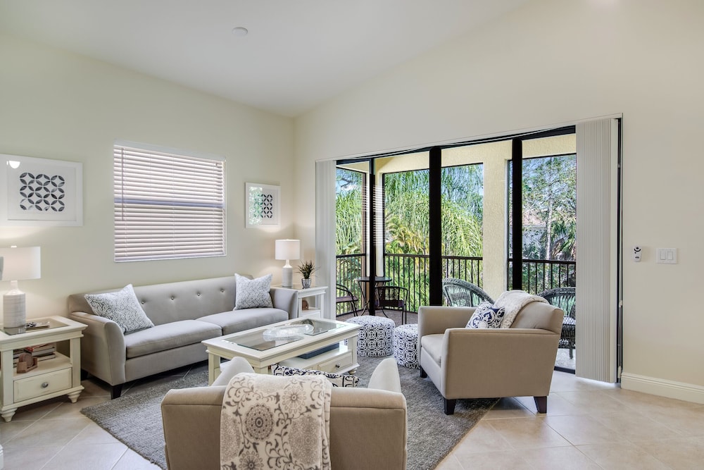Serrano 201 — 4-Star Luxury Hotel in Bonita Springs, United States