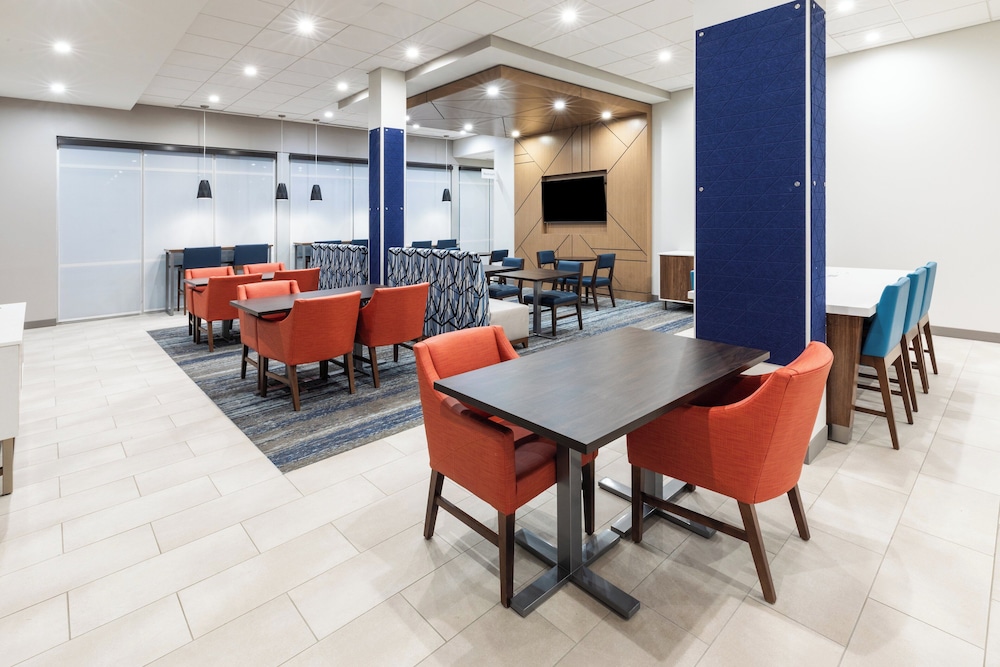 Holiday Inn Express & Suites Senatobia I 55 by IHG - photo 39
